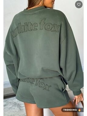 NWT! Whitefox From The Archives Lexi Oversized Sweater Khaki. Size X-Small/Small